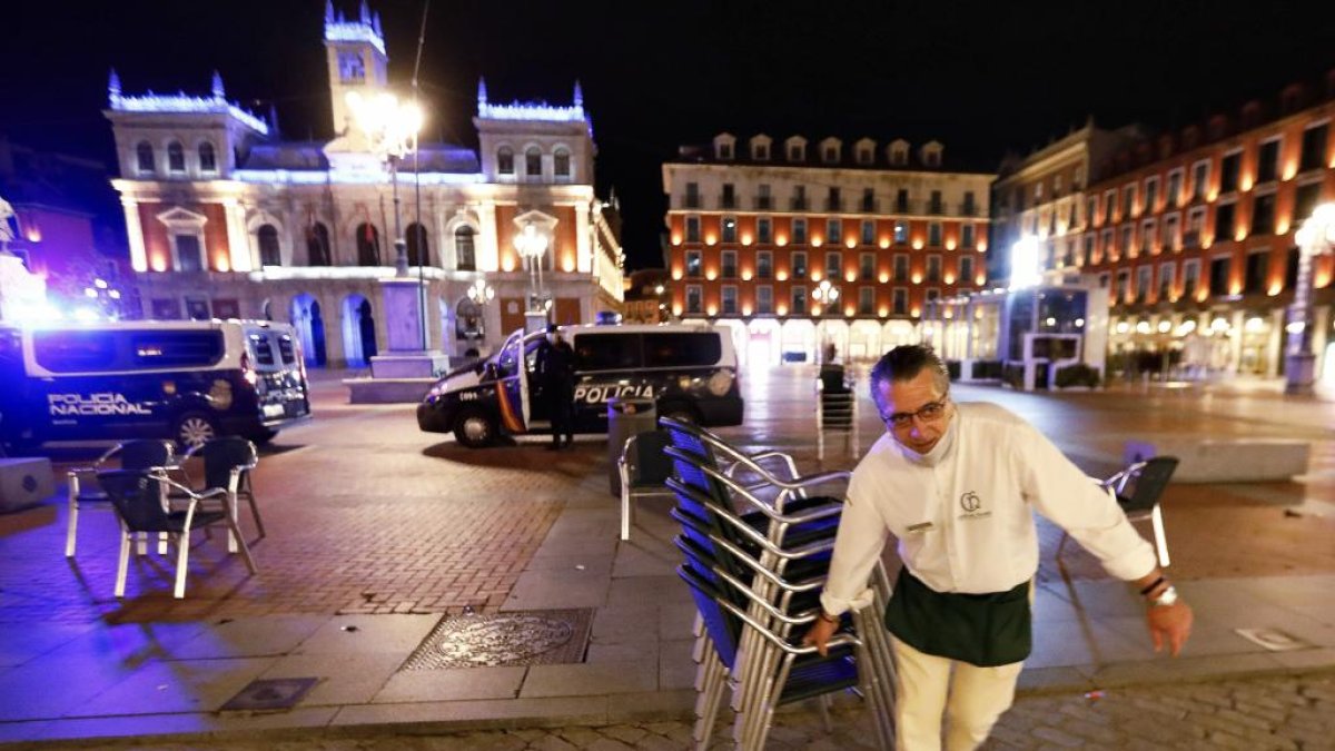 JUAN MIGUEL LOSTAU. 24/10//2020. VALLADOLID. COMUNIDAD DE CASTILLA Y LEÓN. PRIMERA NOCHE DE TOQUE DE QUEDA