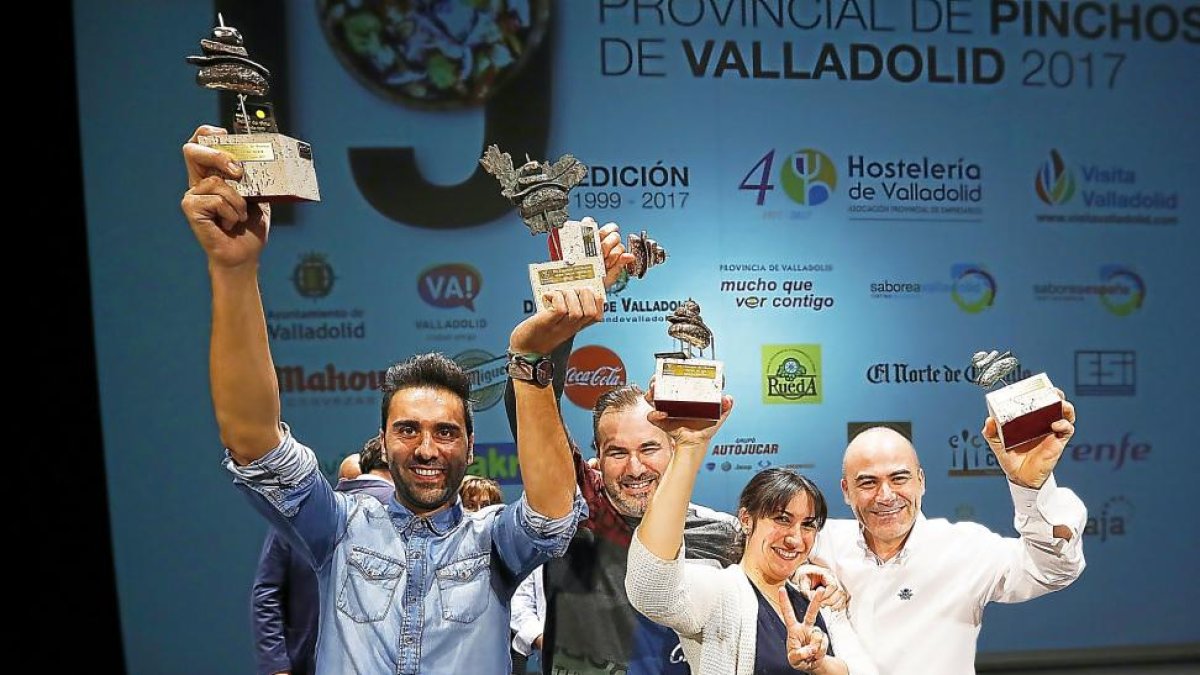 David López (Bodegón El Ciervo), José Antonio Castrobeza (Bar Villaparamesa), Palmira Soler (5 Gustos) y José Antonio Guerrero (Gastrobar Sabores)-J.M. Lostau