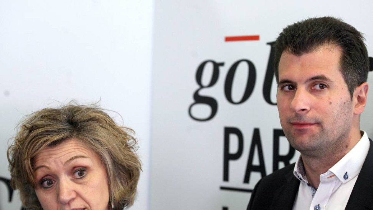 candidato del PSOE a la Presidencia de la Junta, Luis Tudanca,junto a la secretaria socialista de Bienestar Social, Luisa Carcedo-Ical