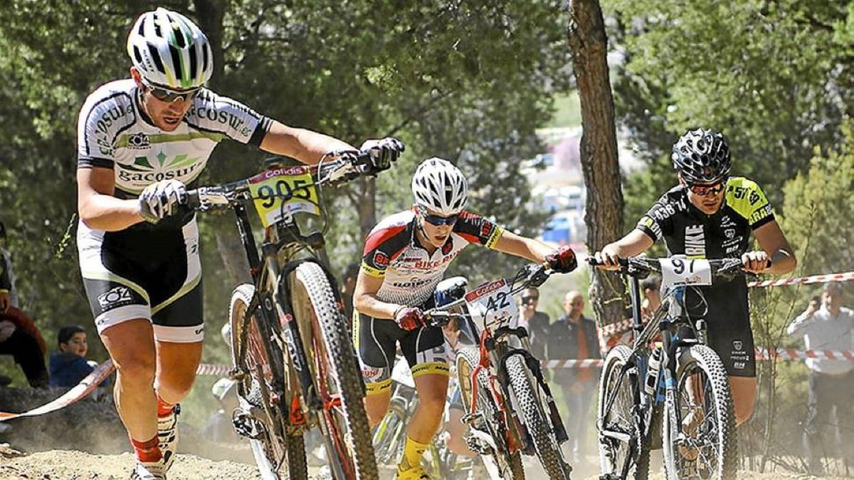 Espectacular imagen que refleja el esfuerzo de los ciclistas durante la prueba del pasado año en Las Contiendas-El Mundo