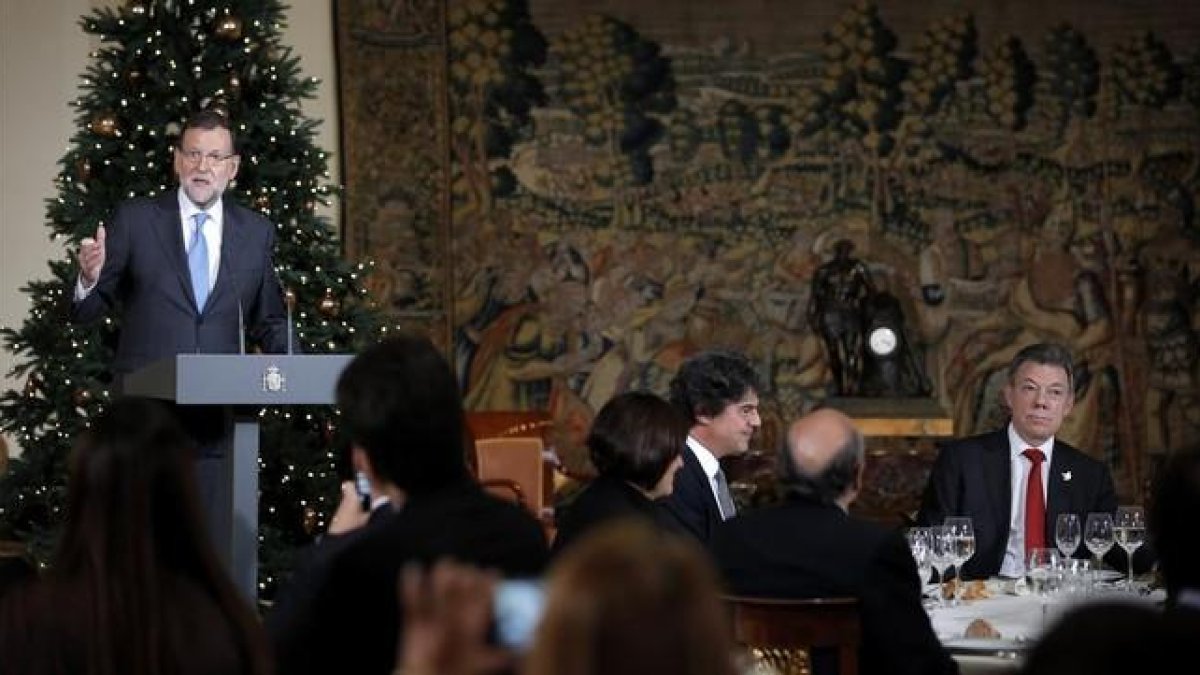 El presidente del Gobierno, Mariano Rajoy, en el almuerzo ofrecido este miércoles en la Moncloa al presidente de Colombia, Juan Manuel Santos.-JOSÉ LUIS ROCA
