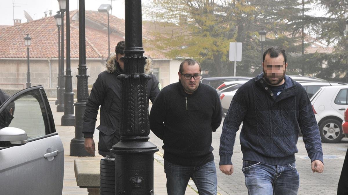 Uno de los condenados el 14 de diciembre de 2016 cuando fue puesto a disposición judicial.-VALENTÍN GUISANDE