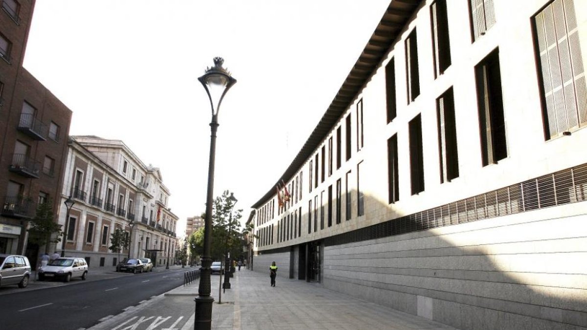Fachada de los juzgados de Valladolid.-EL MUNDO