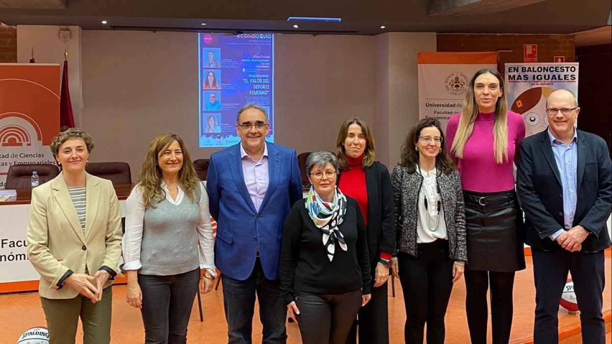 Mesa redonda sobre el valor del deporte femenino. / FBCyL