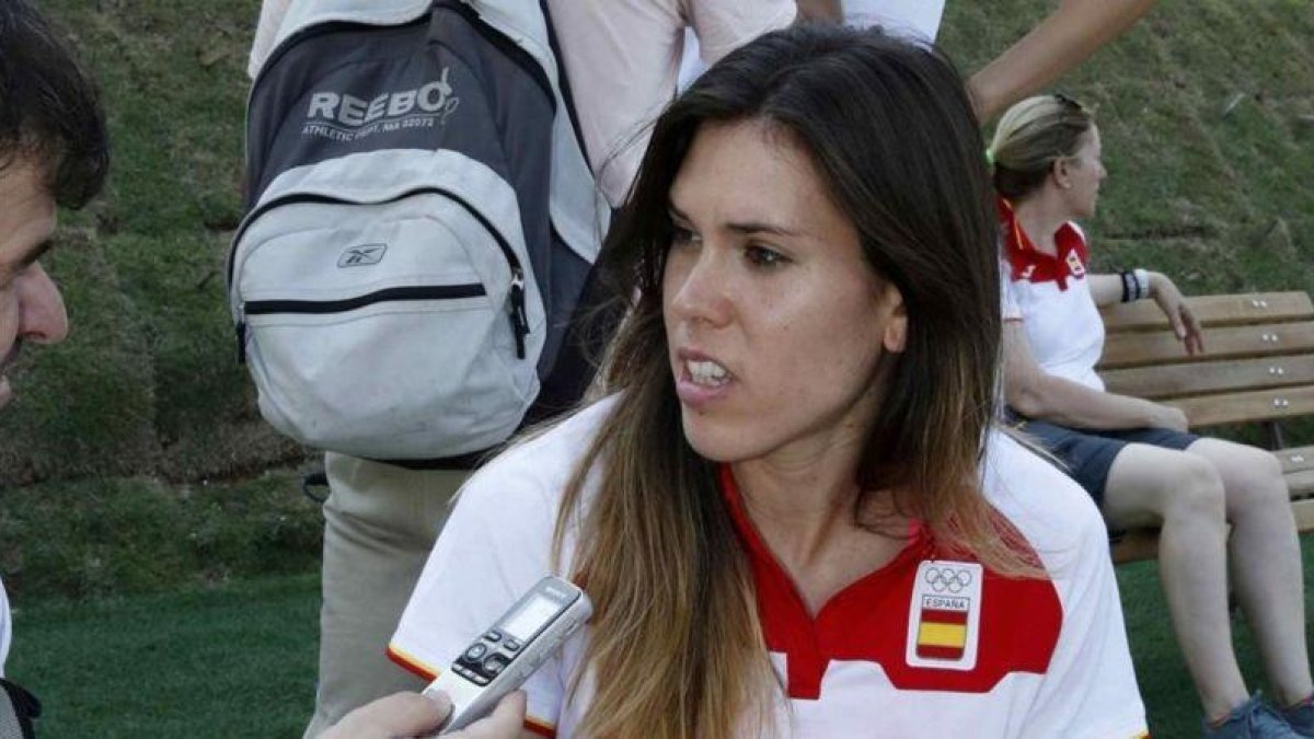 Anna Cruz atiende a la prensa en la Villa Olímpica de Río de Janeiro.-EFE / ELVIRA URQUIJO