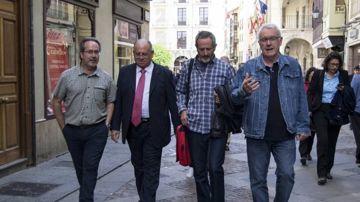 El embajador de Venezuela en España, Mario Isea Bohorquez, y el coordinador federal de IU, Cayo Lara, visitan Zamora, dentro de su recorrido de visitas oficiales a varias ciudades españolas-Ical