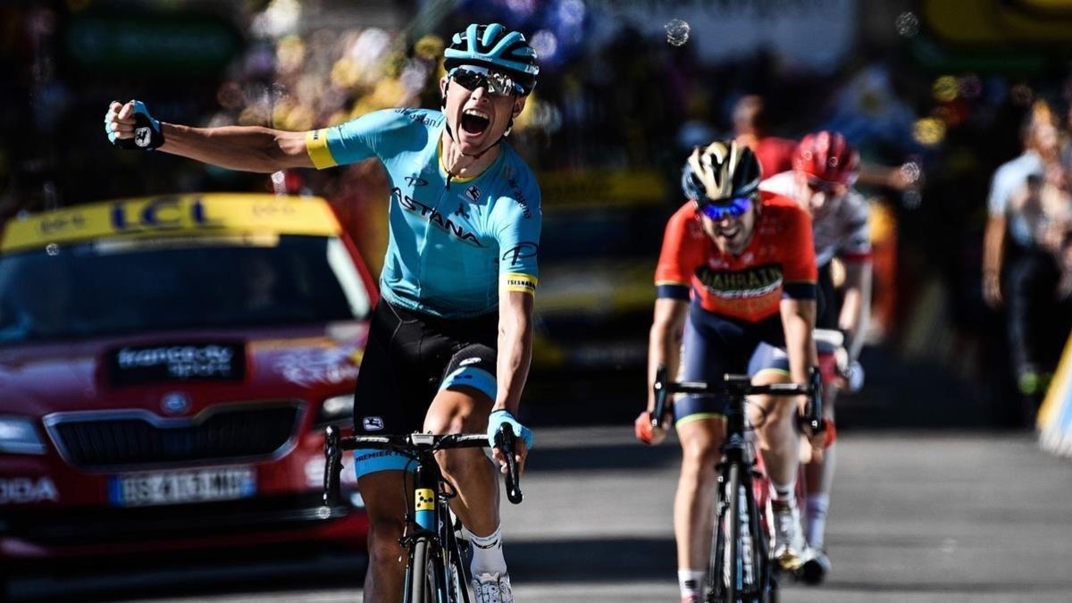 Magnus Cort Nielsen gana en Carcasona por delante de Ion Izagirre.-AFP / JEFF PACHOUD