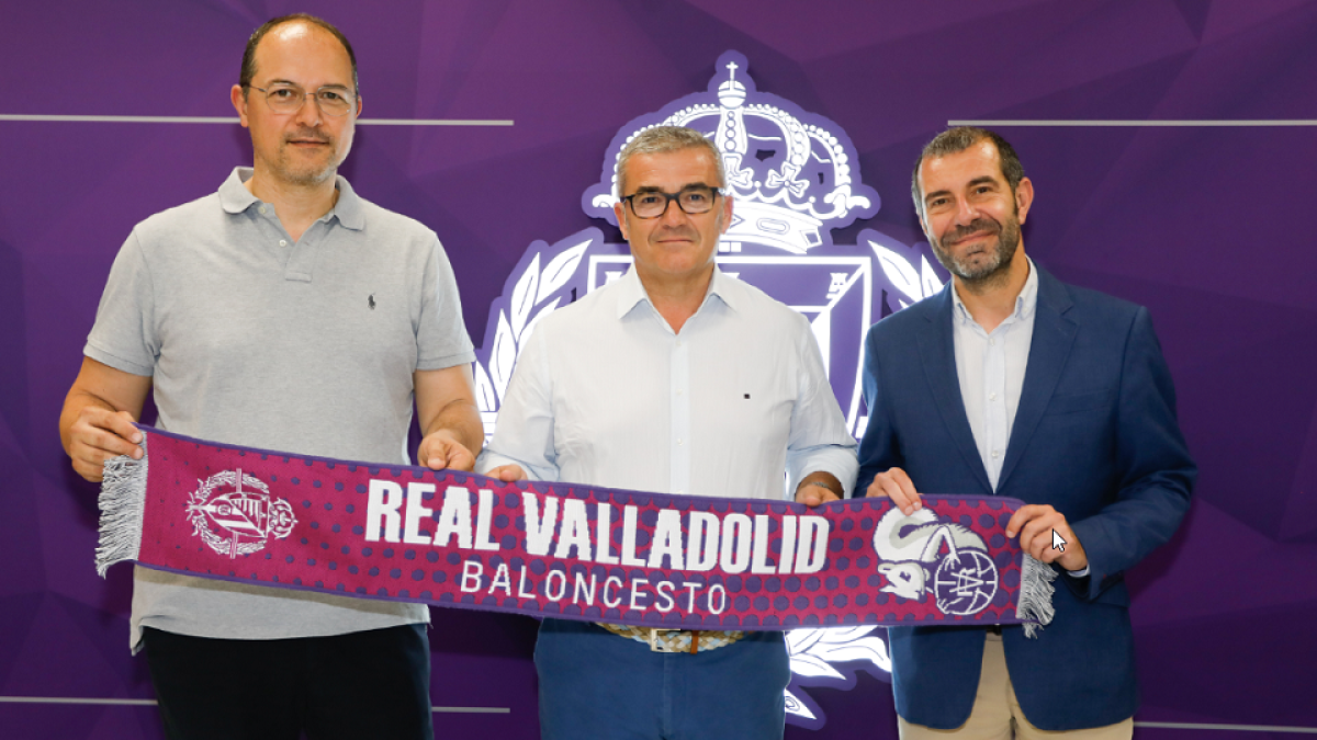 Alex Pellitero, Paco García y David Espinar, ayer en el estadio Zorrilla. / J. M. LOSTAU