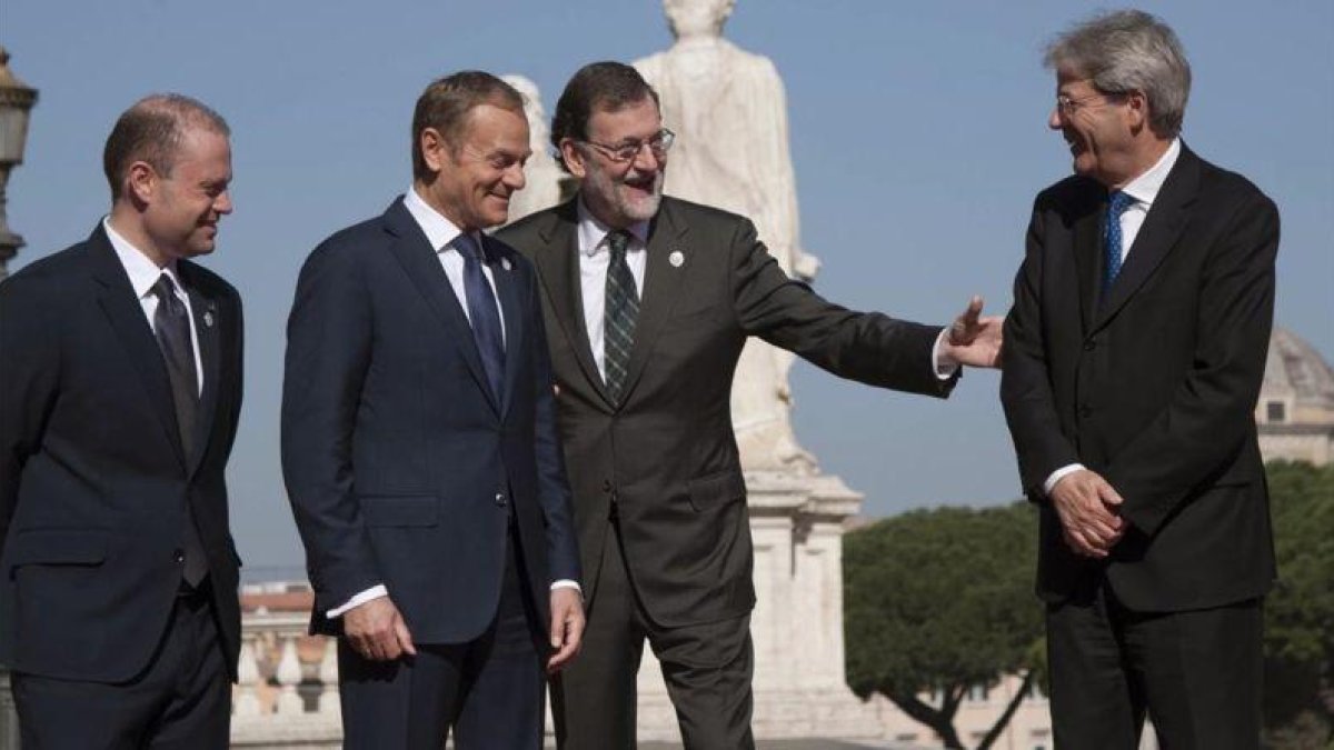 Mariano Rajoy, segundo por la derecha, a su llegada a la Cumbre de Roma.-EFE / Antonello Nusca