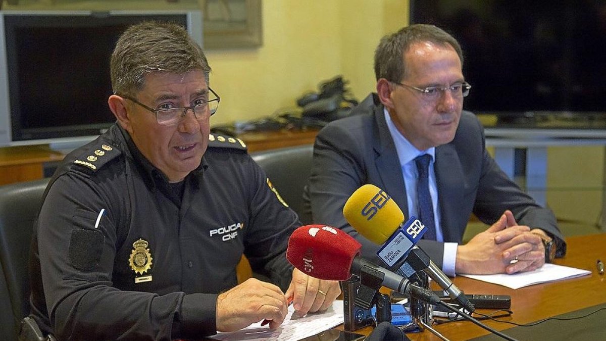 El subdelegado del Gobierno de Zamora, Ángel Blanco, en la rueda de prensa de ayer.-ICAL