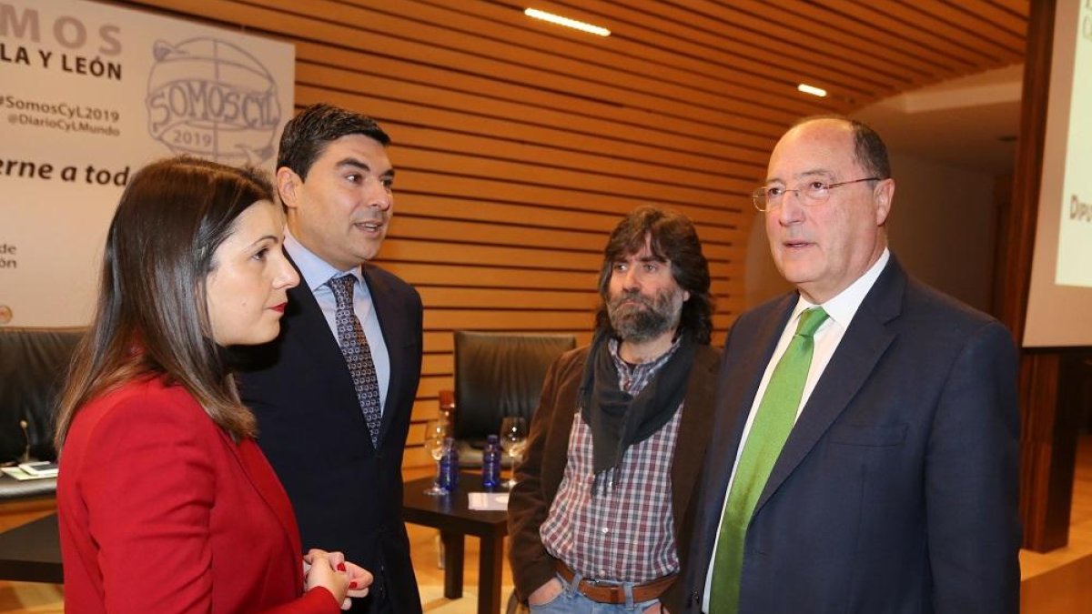 El presidente de Grupo Matarromera, Carlos Moro ; la presidenta de ATA, Soraya Mayo; el miembro de la Comunidad de Innovadores de Google para Educación, Óscar Abellón y el miembro de la Coordinadora Rural de Zamora, Teo Nieto-ICAL