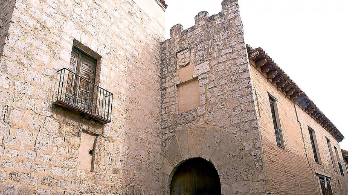 Palacio de los Alderete, en la calle San Antolín de Tordesillas.-EL MUNDO