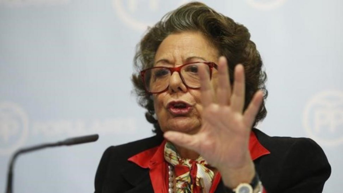 La exalcaldesa de Valencia, Rita Barberá, en rueda de prensa.-MIGUEL LORENZO