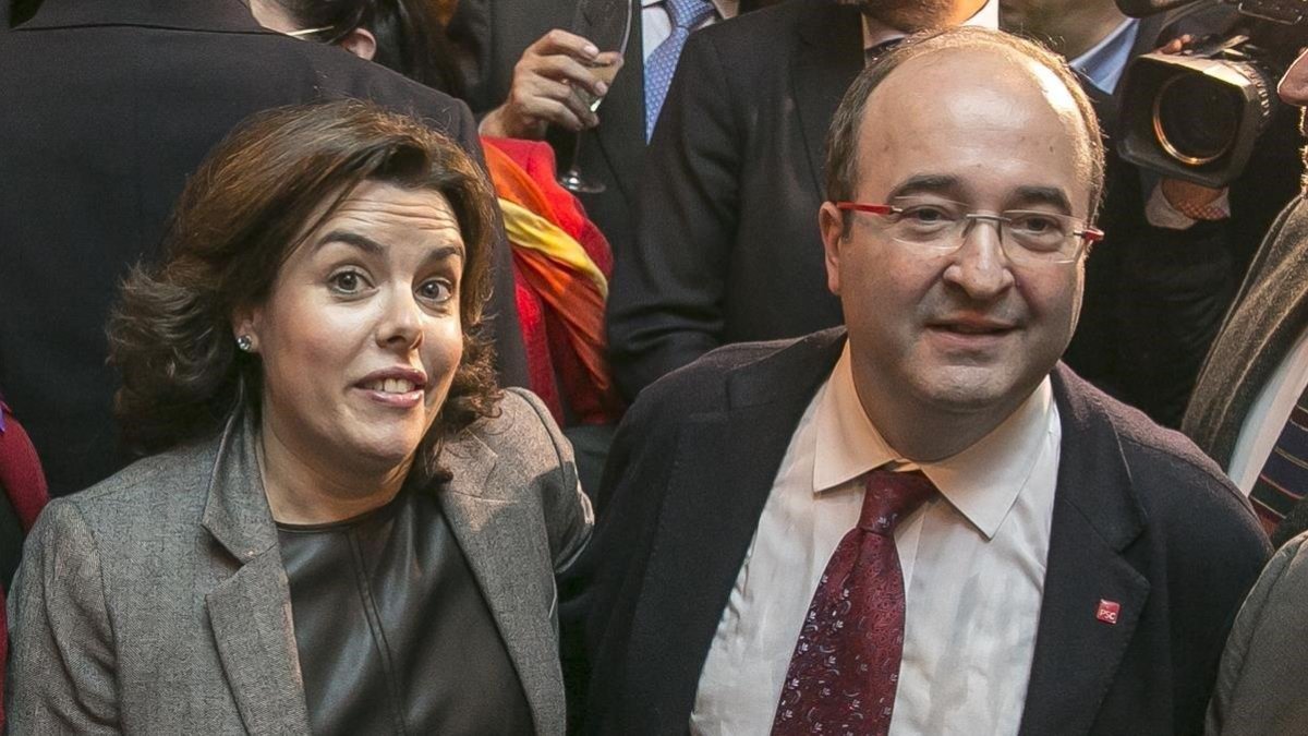 Miquel Iceta y la exvicepresidenta Soraya Sáenz de Santamaría, en una foto de archivo-JOAN CORTADELLAS