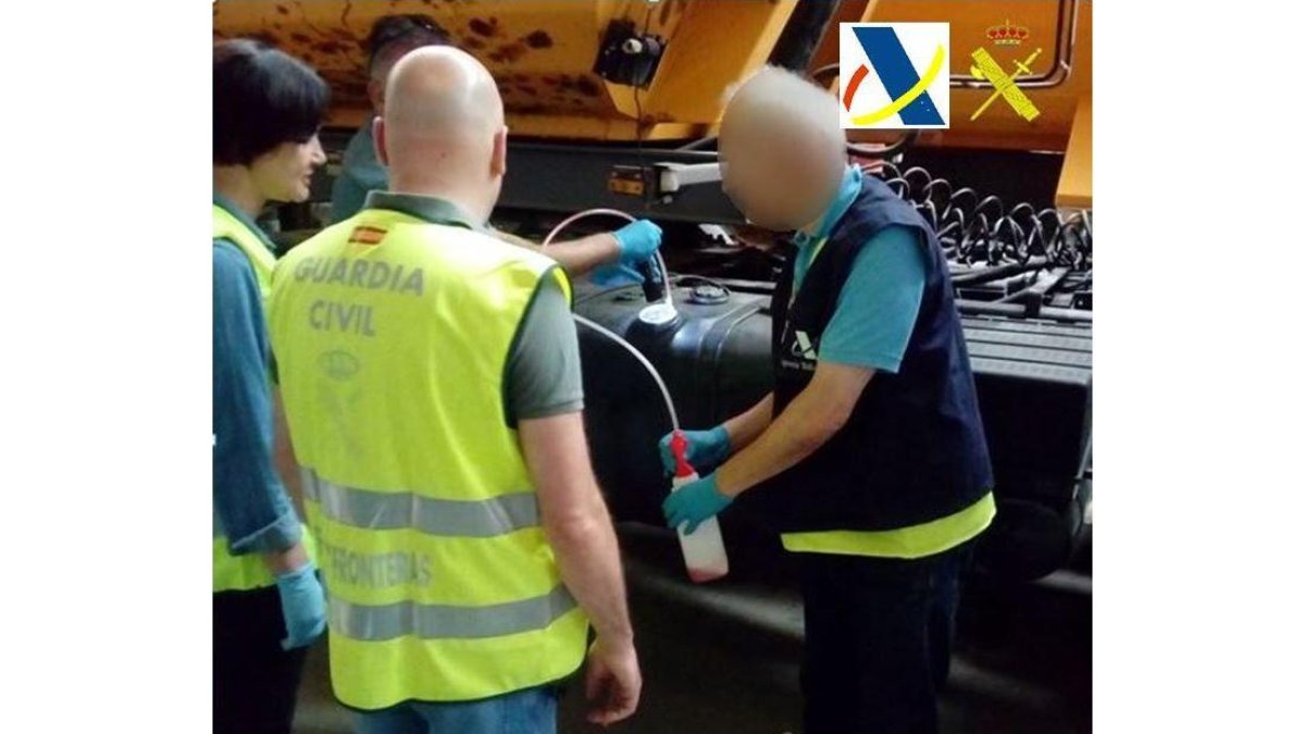 -GUARDIA CIVIL