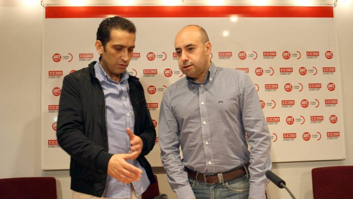 l secretario de Política Institucional y Territorial de UGT Castilla y León, Óscar Mario Lobo (D), y el secretario de Acción Sindical de CCOO en Castilla y León, Vicente Andrés-Ical