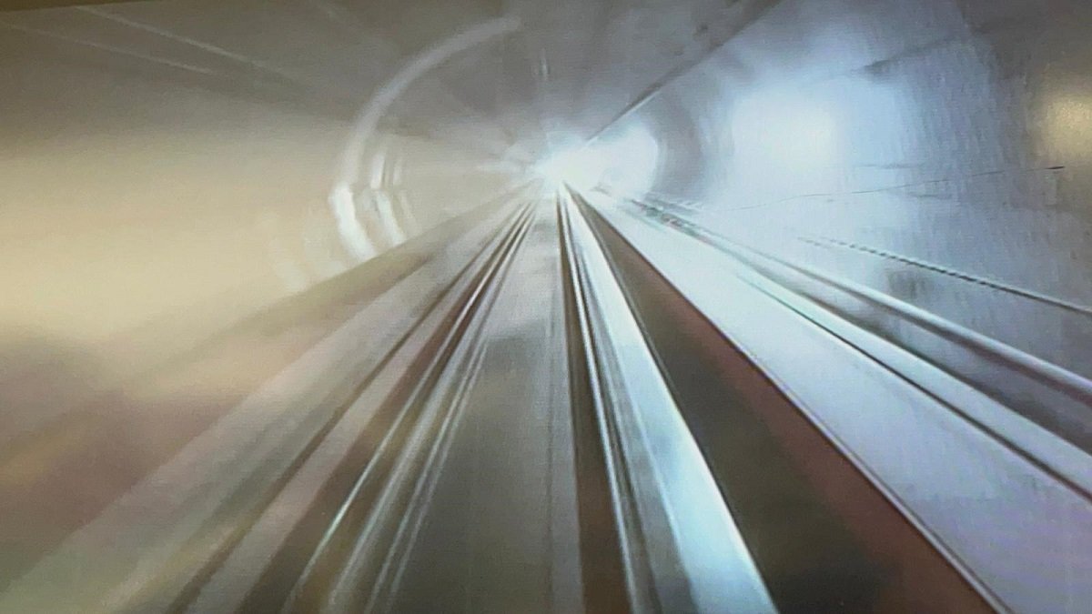 Recorrido del tren a través de la variante de Pajares. -E.M.