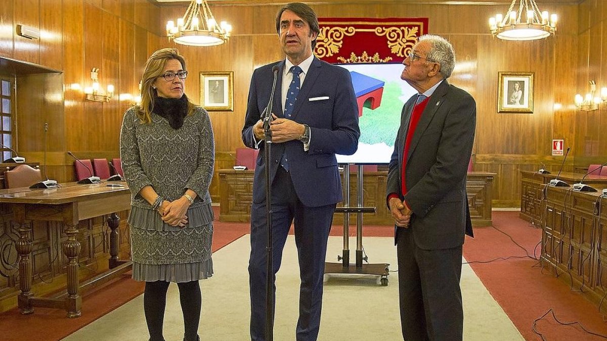 Mayte Martín y Suárez-Quiñones ayer en la Diputación de Zamora.-ICAL