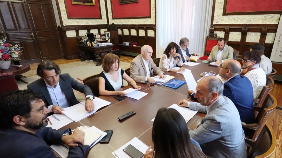Junta de Gobierno del Ayuntamiento de Valladolid. E.M.