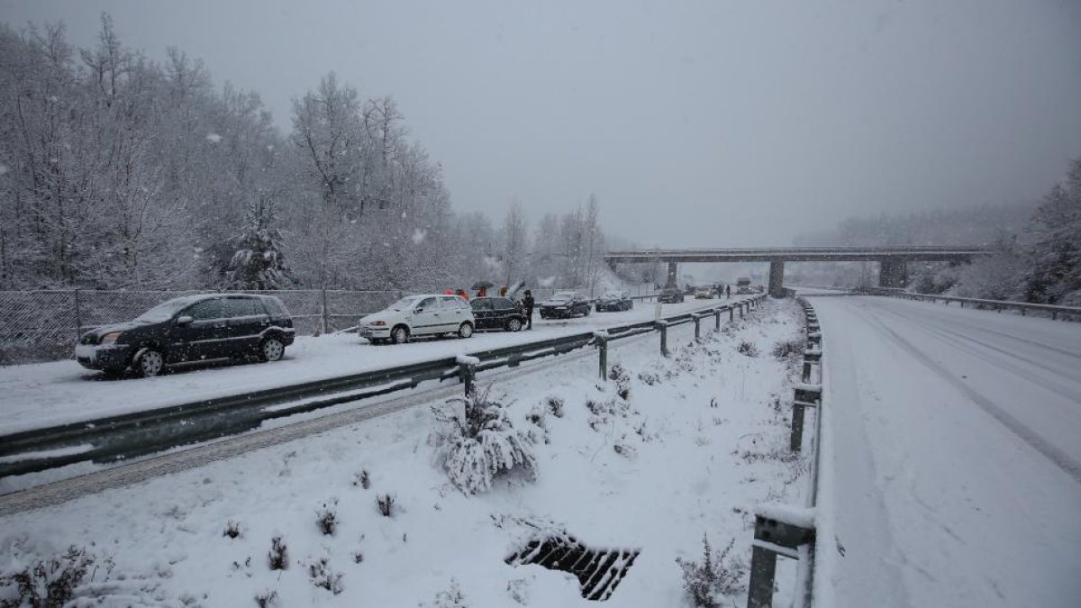 Estado de las carreteras en el Bierzo el martes por la tarde.-ICAL
