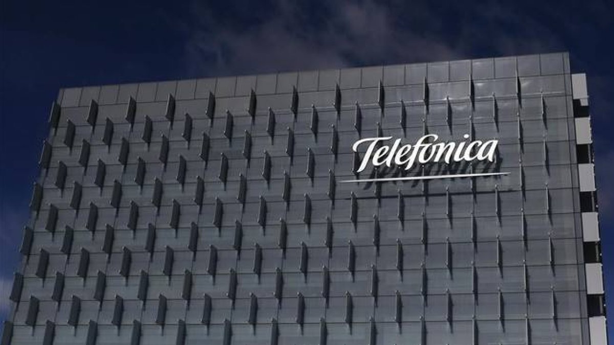 Sede central de Telefónica, en Madrid.-Foto: REUTERS / JUAN MEDINA