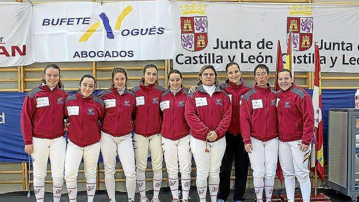 Tiradoras del Valladolid Club de Esgrima.-EM