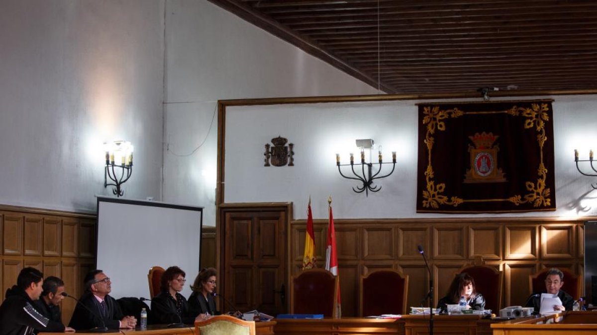 Driss Faseh, acusado del asesinato de su esposa Rachida Nour, durante el juicio.-ICAL
