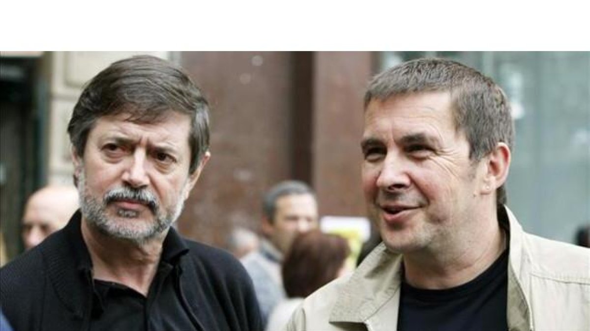 Arnaldo Otegi y Rafa Díez Usabiaga, en una imagen de archivo.-PERIODICO (EFE / LUIS TEJIDO)