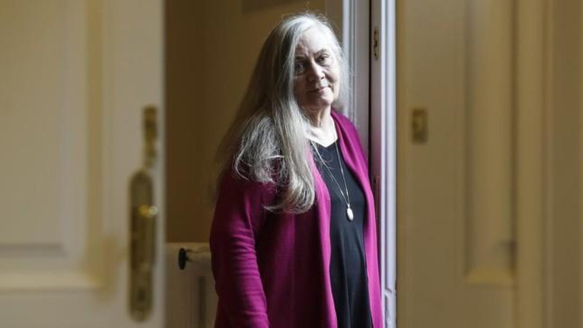 La escritora norteamericana Marilynne Robinson, en la sede de Galaxia Gutenberg en Barcelona.-JULIO CARBÓ