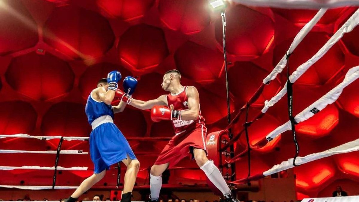 Combate de boxeo durante una velada celebrada en Valladolid.-EM
