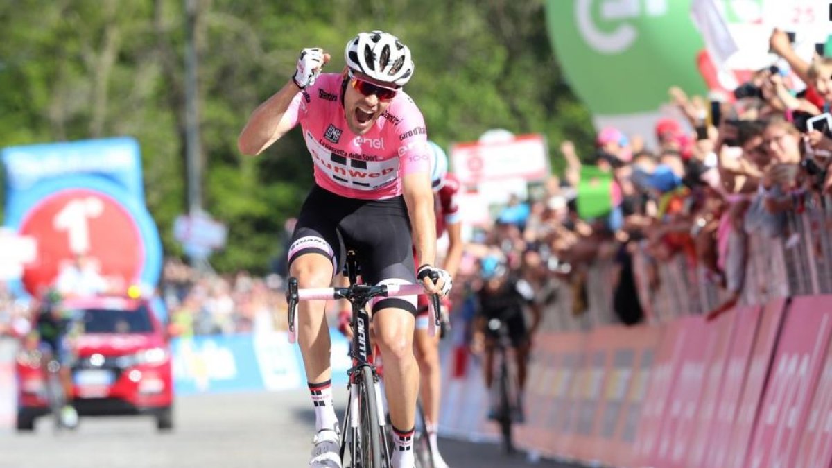 Tom Dumoulin vence en la cima de Oropa.-LUK BENIES