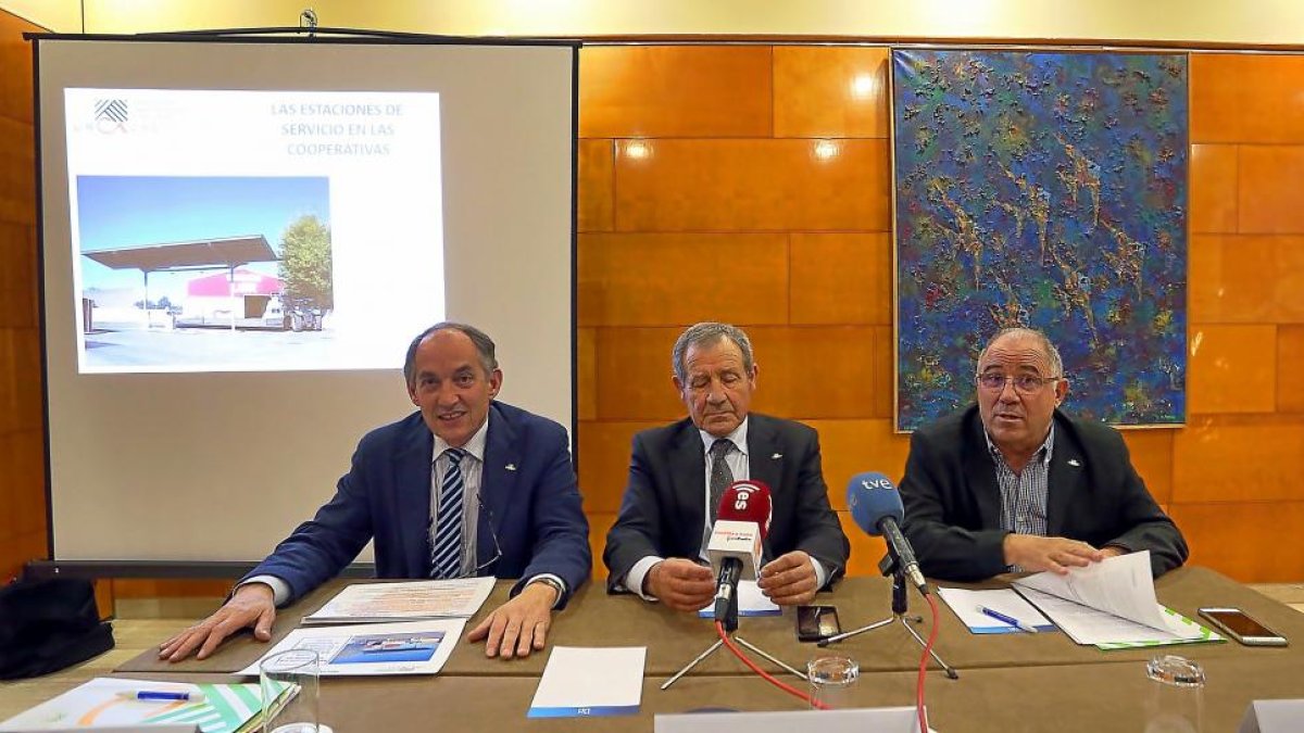 Lozano, Alonso y Quevedo, en la presentación de la ILP.-ICAL