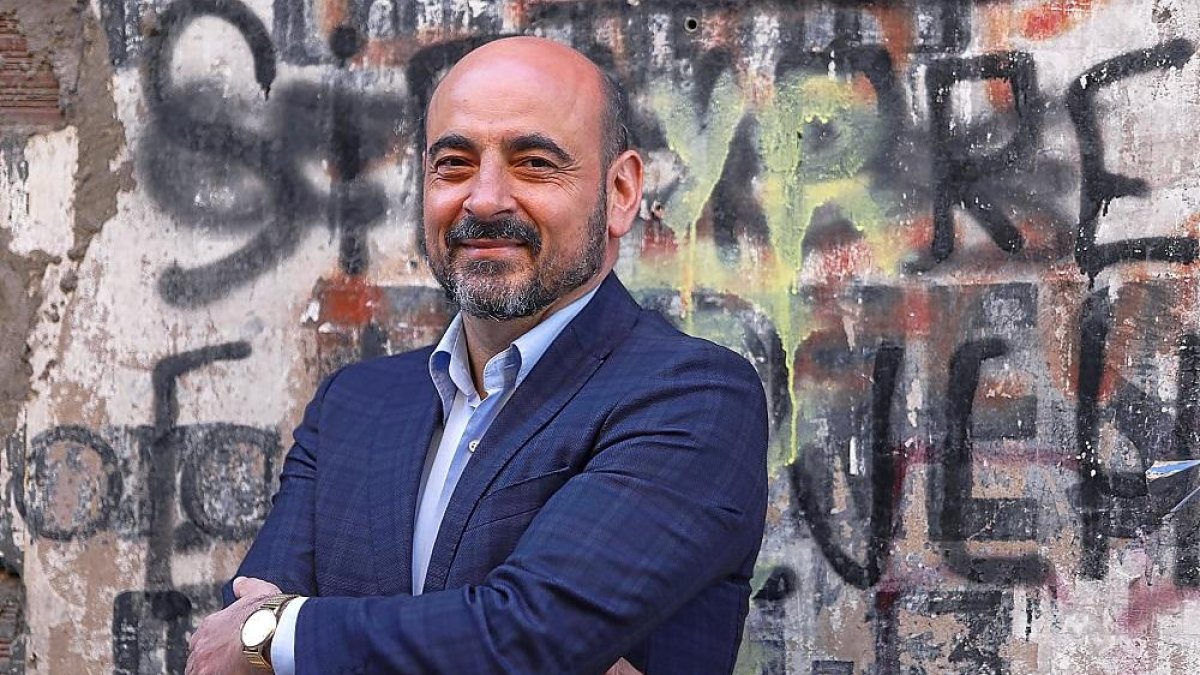 Juan Carlos Vázquez, ganador del Premio de Novela Felipe Trigo por ‘Los nombres de los barcos’.-E.M.