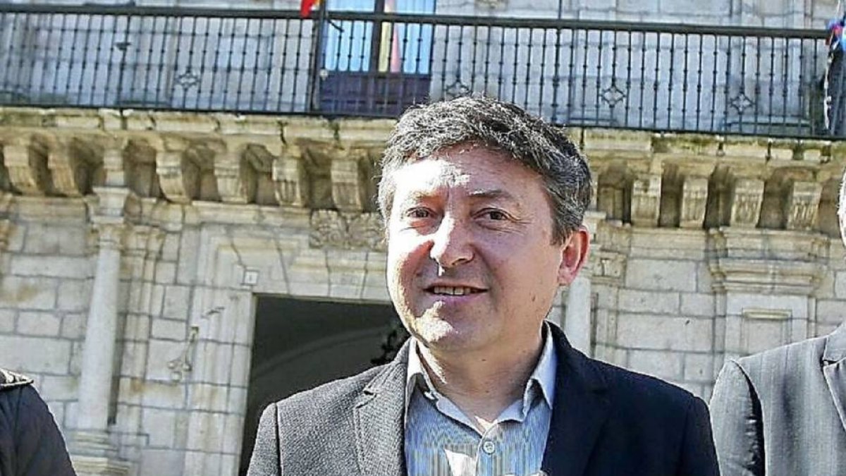 Folgueral anuncia que se presenta a las elecciones-Ical