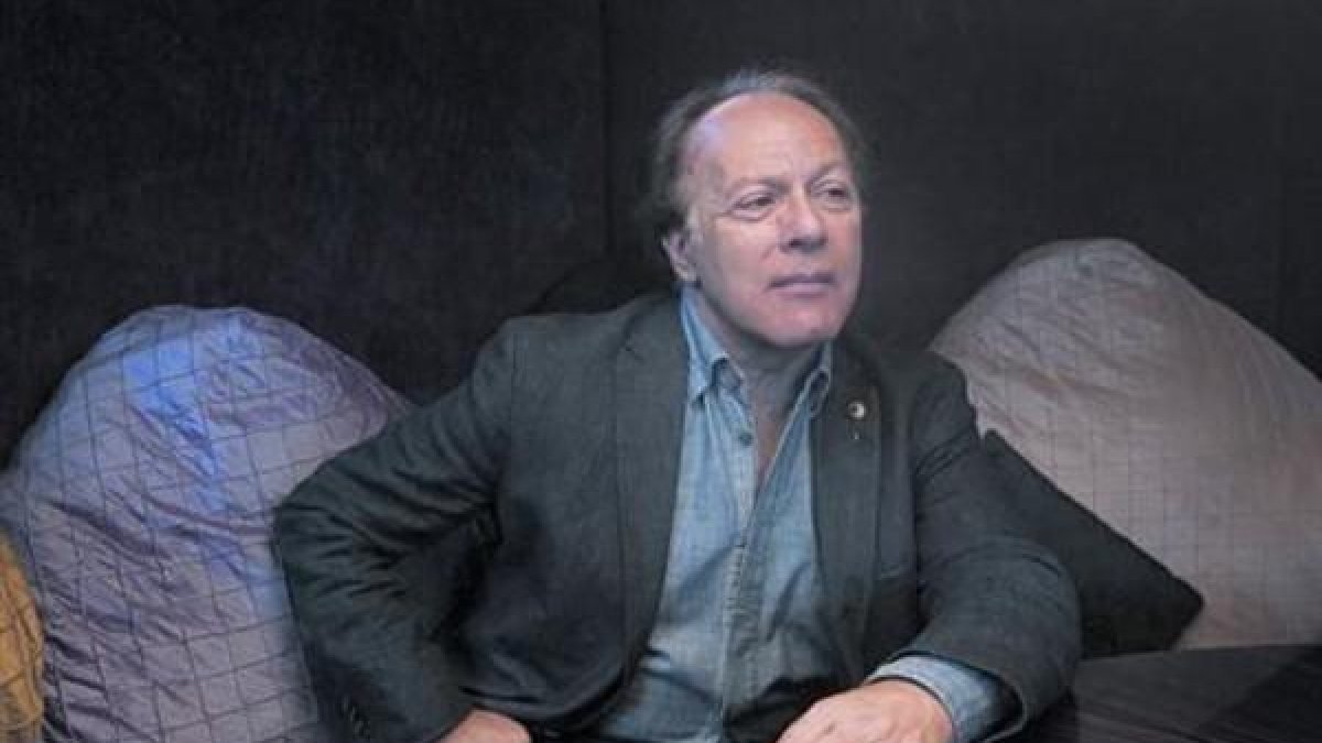 El escritor madrileño Javier Marías, en el Hotel Casa Fuster de Barcelona.-