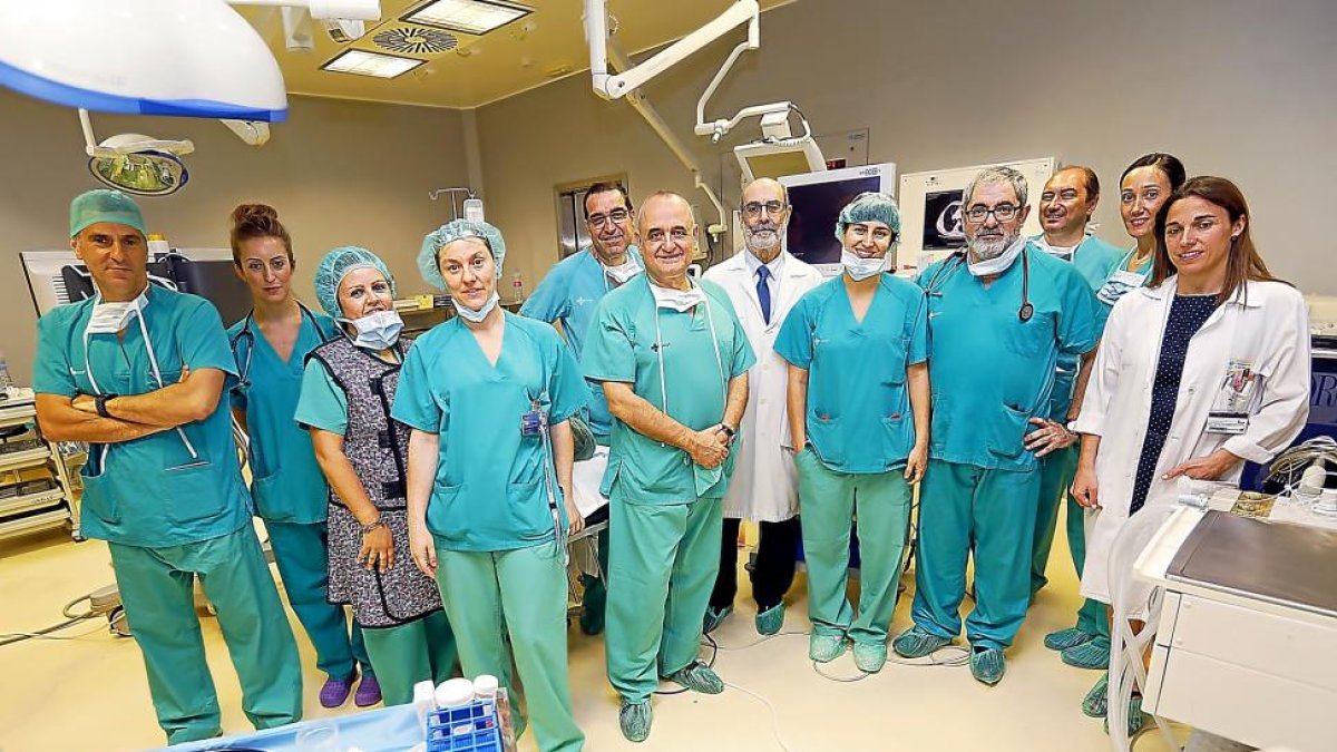 Equipo que realiza esta técnica en las instalaciones del Clínico de Valladolid.-J.M.LOSTAU