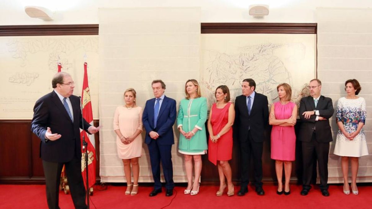 Equipo de Gobierno tras el acto de toma de posesión de los consejeros-Ical