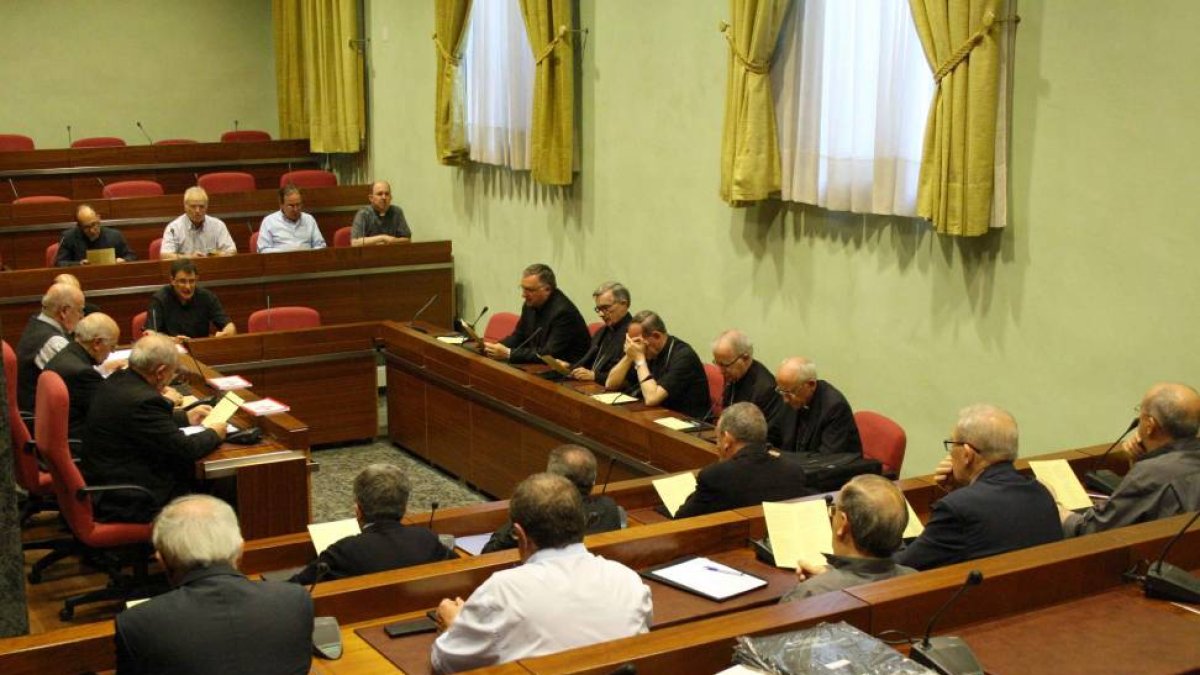 Obispos y vicarios de Castilla celebran en Burgos su reunión anual-Ical