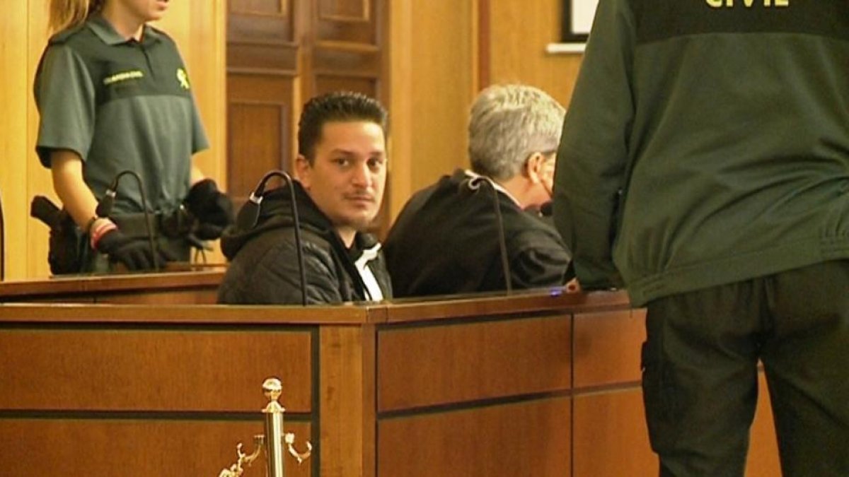El acusado ayer en la Audiencia de Valladolid.-LA 8