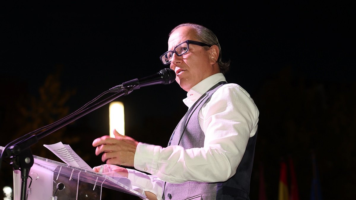 Óscar de la Fuente da el pregón de las Fiestas de San Antolín de Medina del Campo. -JACI NAVAS