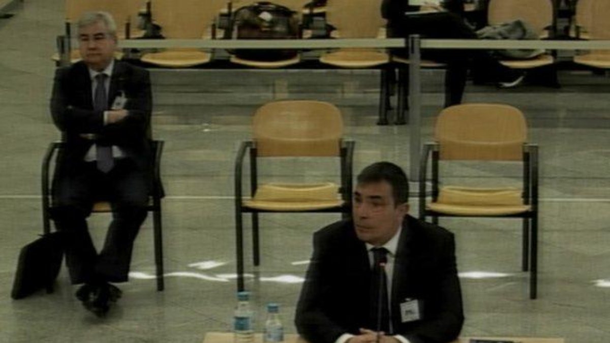 El exdirector general de los Mossos Pere Soler durante su declaración en el juicio que se celebra en la Audiencia Nacional.-