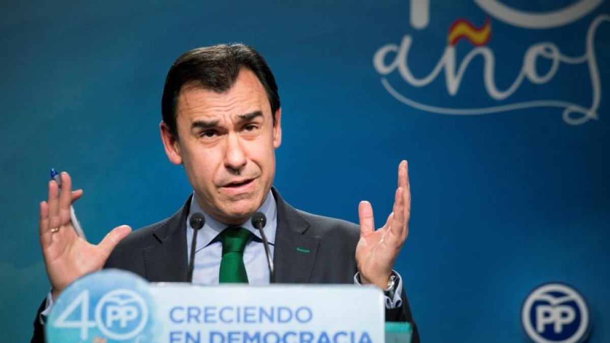 El coordinador general del PP Fernando Martínez-Maillo durante la rueda de prensa.-/ LUCA PIERGIOVANNI (EFE)