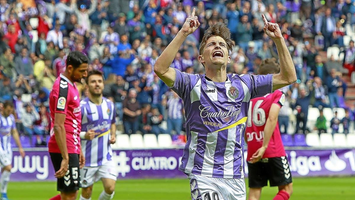 Toni celebra su gol contra el Albacete.-J. M. LOSTAU