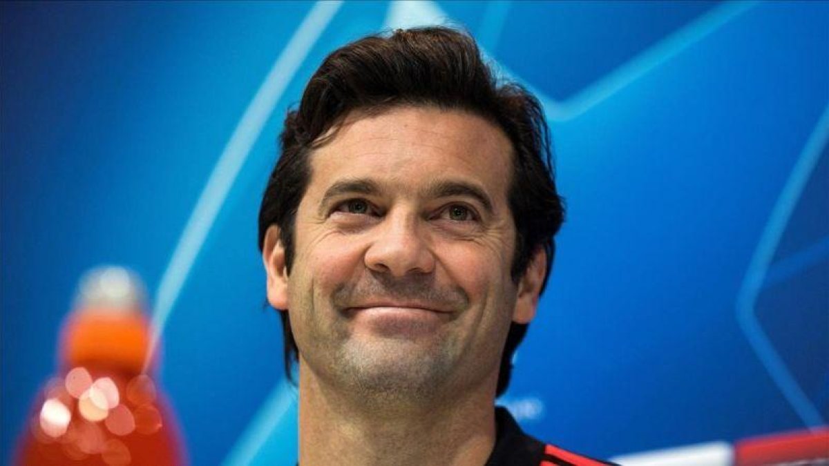 Santiago Solari en conferencia de prensa.-EL PERIÓDICO