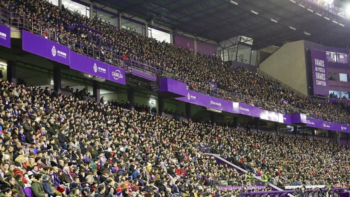 Panorámica del estadio José Zorrilla, con la presencia de 21.492 espectadores.