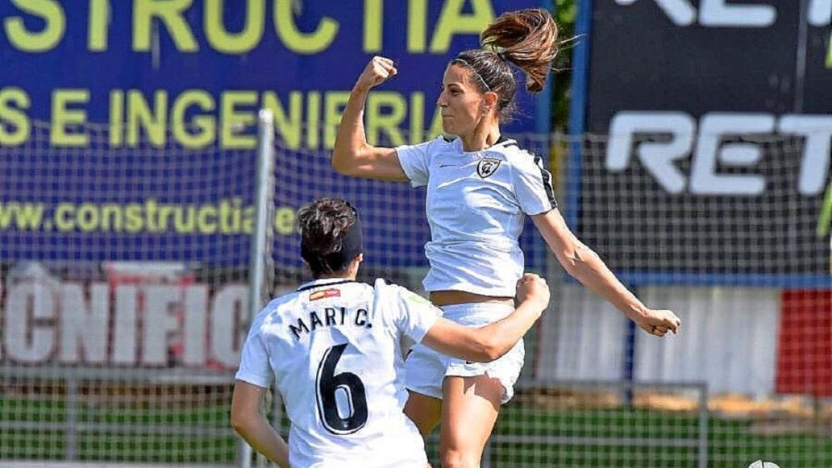 Laura Fernández celebra un gol con la camiseta del Madrid FFC.-EL MUNDO