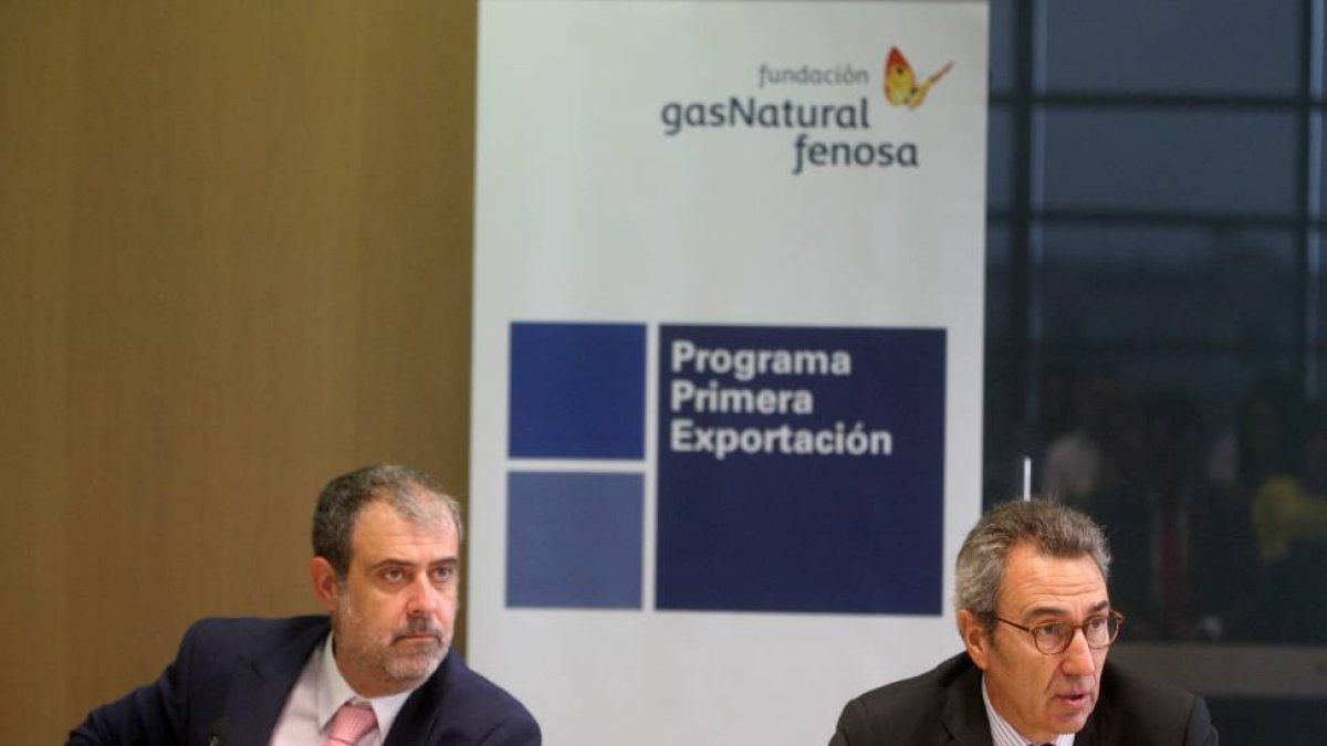 El director general de Fundación Gas Natural Fenosa, Martí Solà, participa en la inauguración de la jornada 'Primera exportación: Un reto asumible para cualquier pyme' junto a Óscar Lázaro-Ical