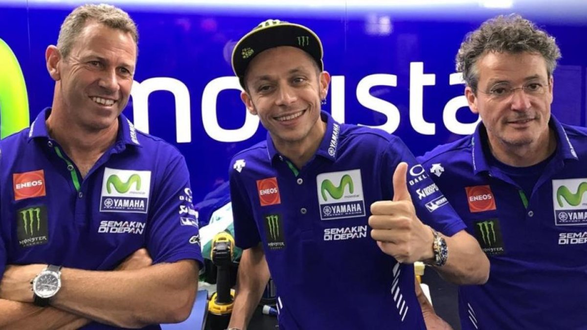 Valentino Rossi celebra hoy, en Motorland (Alcañiz, Aragón), que los doctores le permitan correr-MOVISTAR YAMAHA PRESS