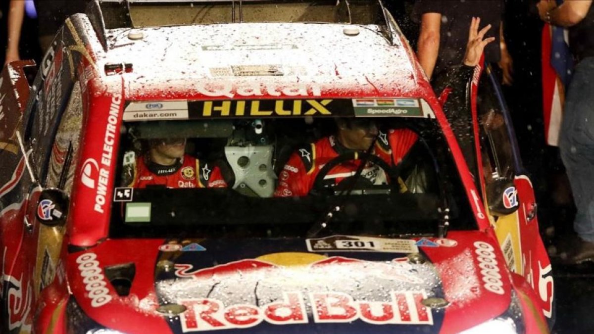 Nasser Al-Attiyah, en su Toyota.-EFE / ANDREAS CRISTALDO