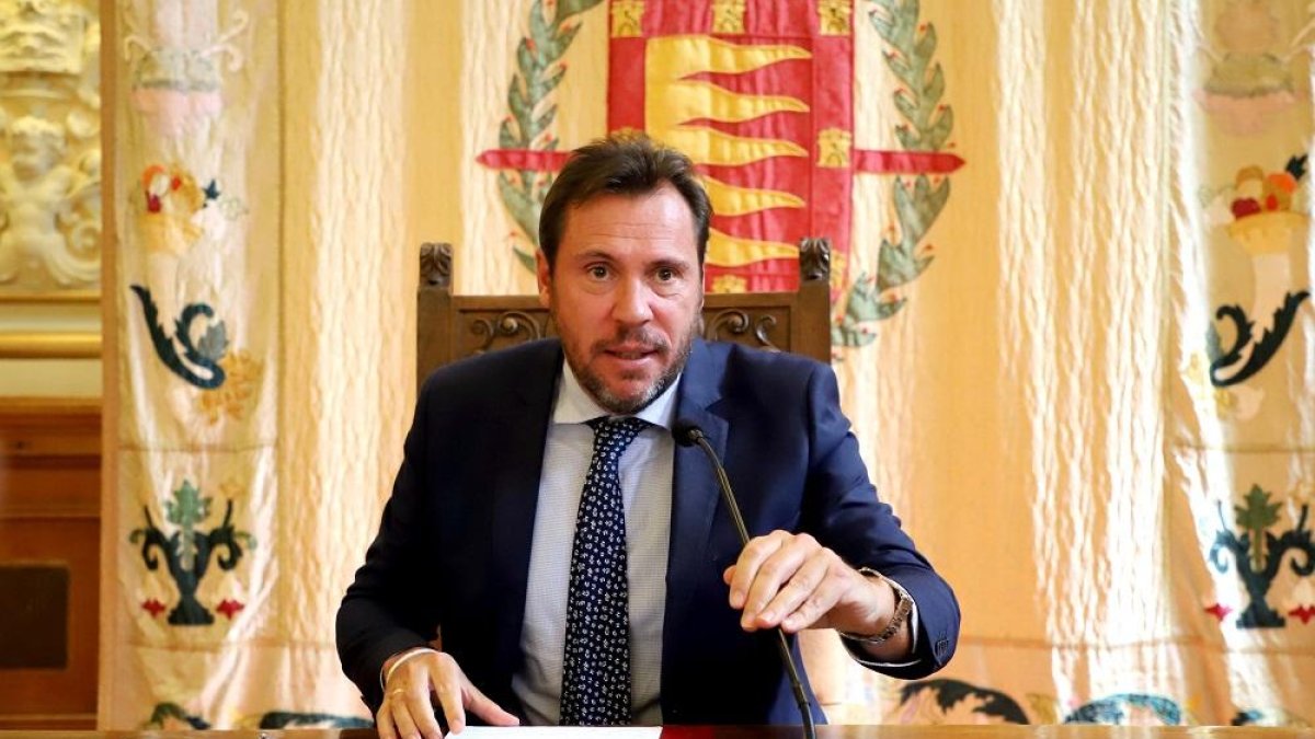 Óscar Puente durante el pleno del Ayuntamiento.-ICAL